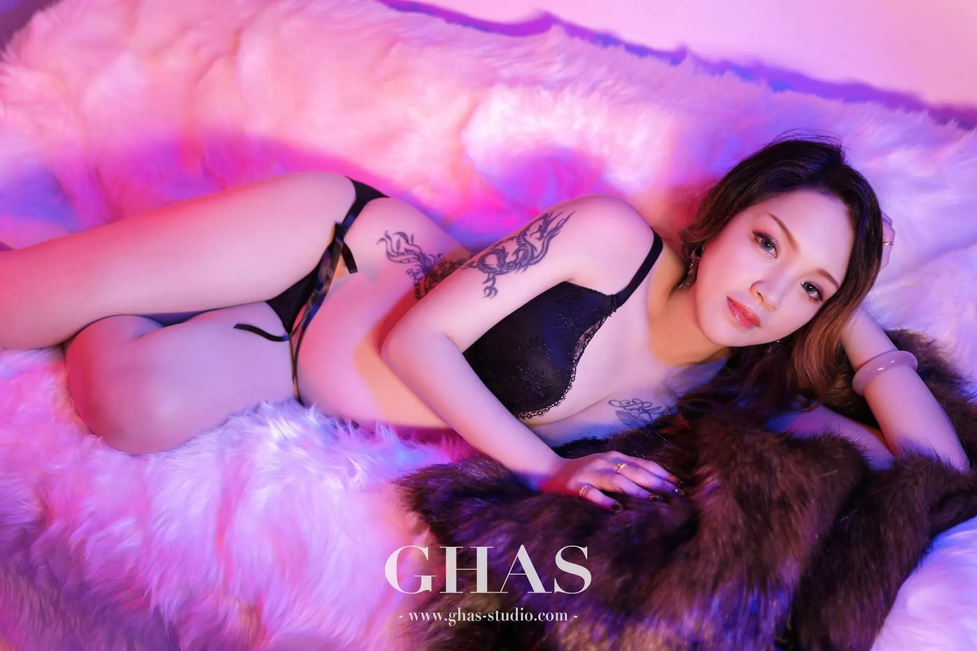 桃園中壢孕婦寫真推薦-GHAS葛黑斯幸福攝影-GHAS葛黑斯幸福攝影-中壢美肌韓式證件照/面試履歷照/桃園專業形象照