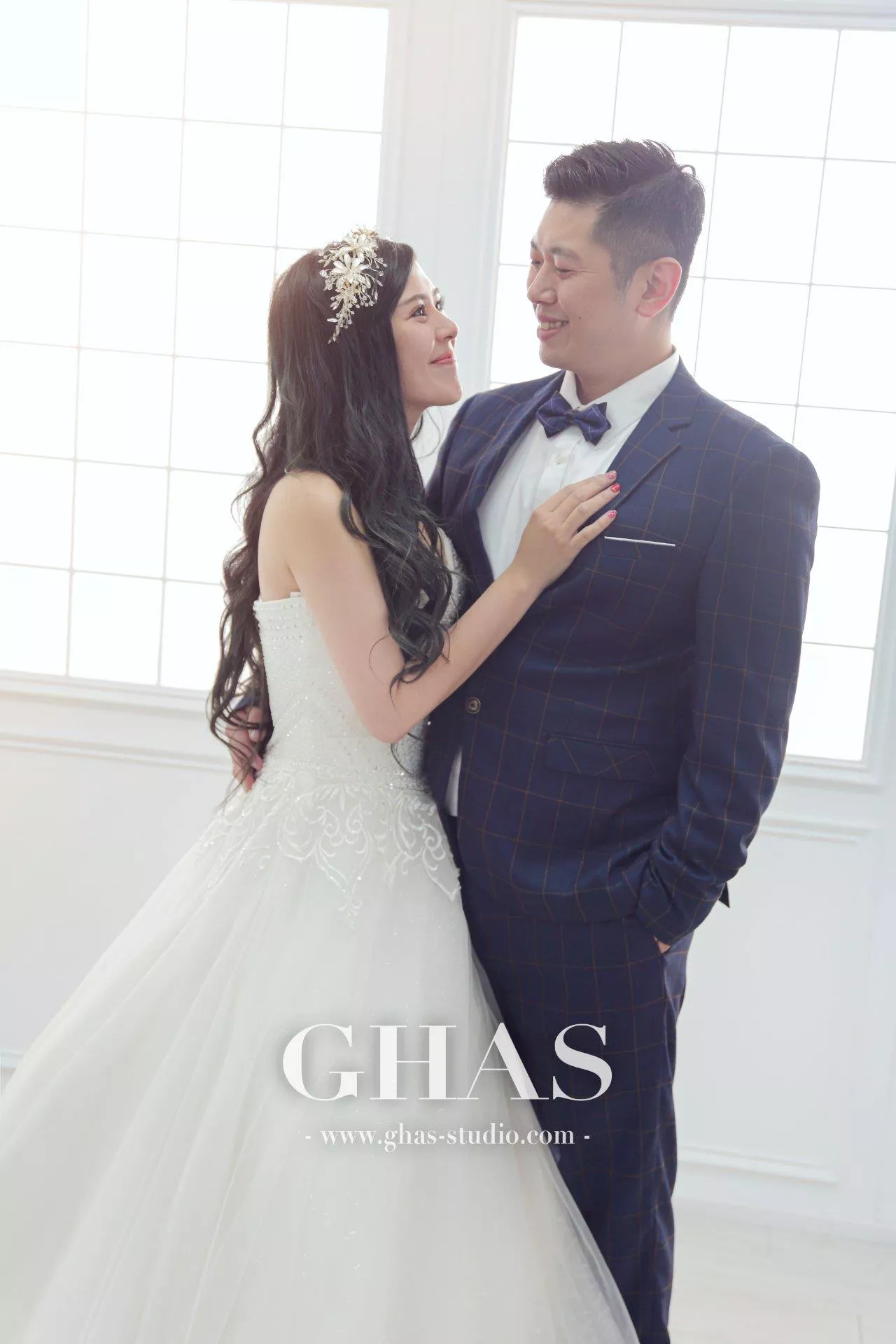 桃園中壢-全家福寫真-GHAS葛黑斯幸福攝影-中壢美肌韓式證件照/面試履歷照/桃園專業形象照