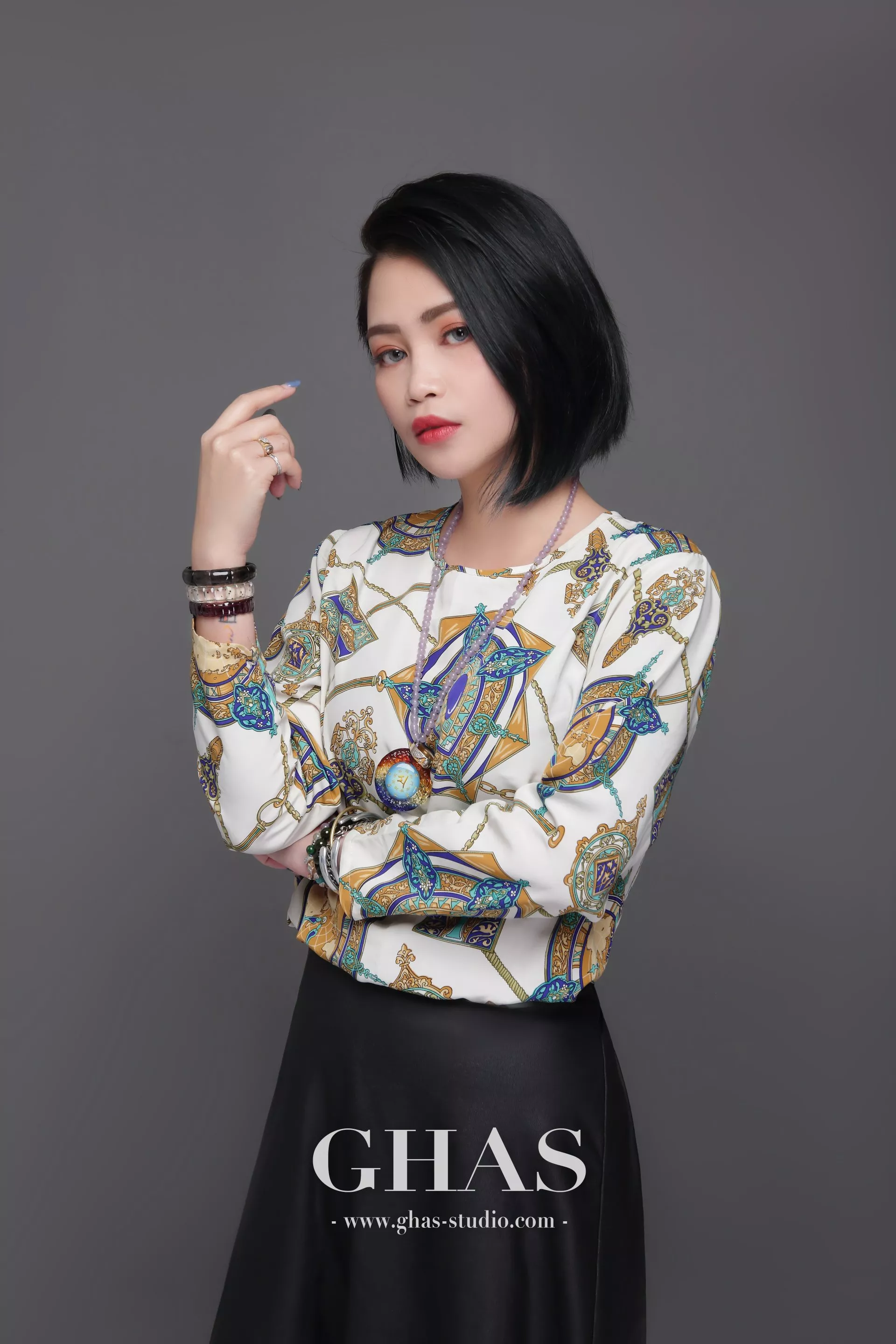 桃園中壢專業形象照推薦-GHAS葛黑斯幸福攝影-GHAS葛黑斯幸福攝影-中壢美肌韓式證件照/面試履歷照/桃園專業形象照