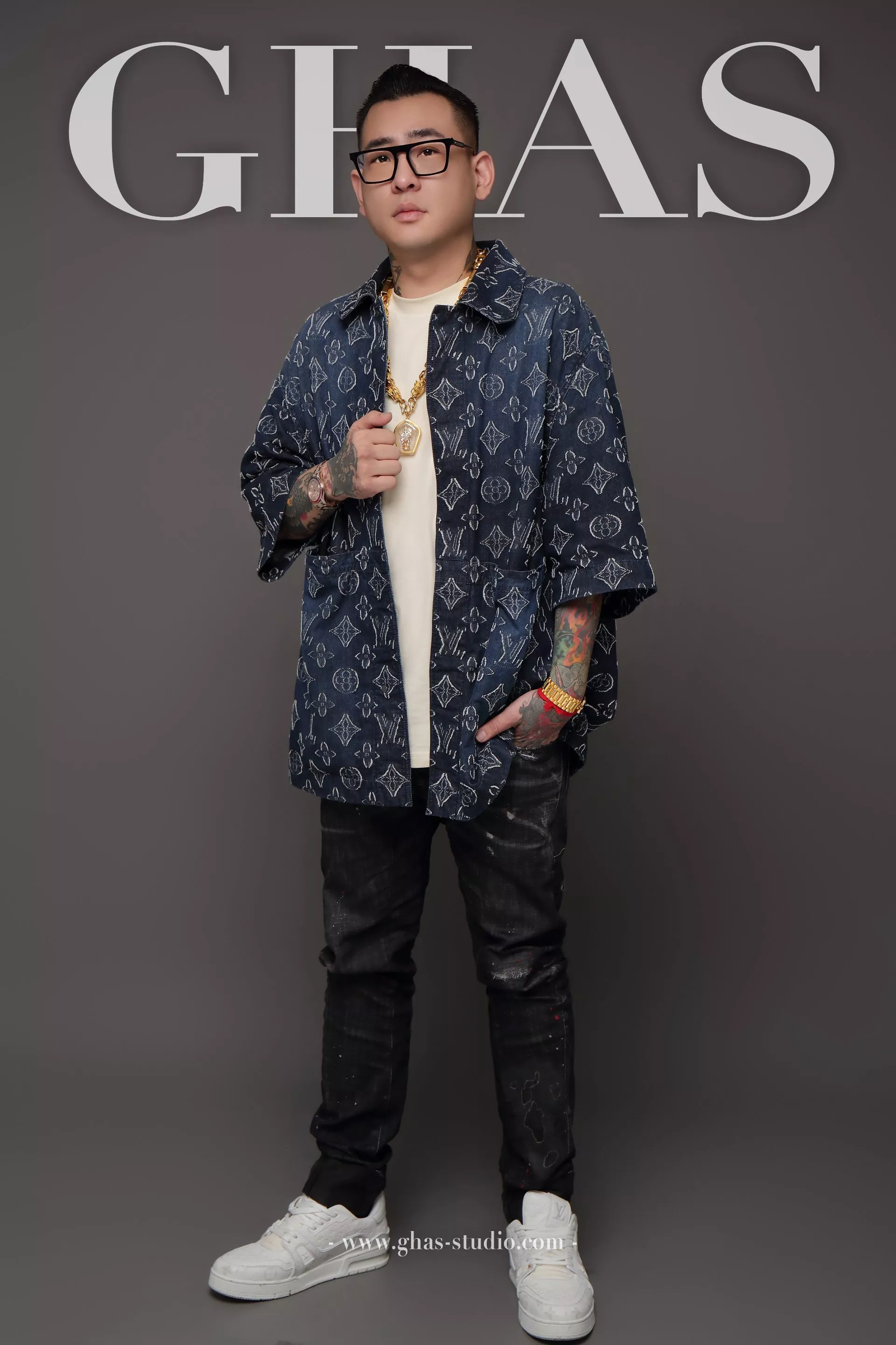 桃園中壢專業形象照推薦-GHAS葛黑斯幸福攝影-GHAS葛黑斯幸福攝影-中壢美肌韓式證件照/面試履歷照/桃園專業形象照