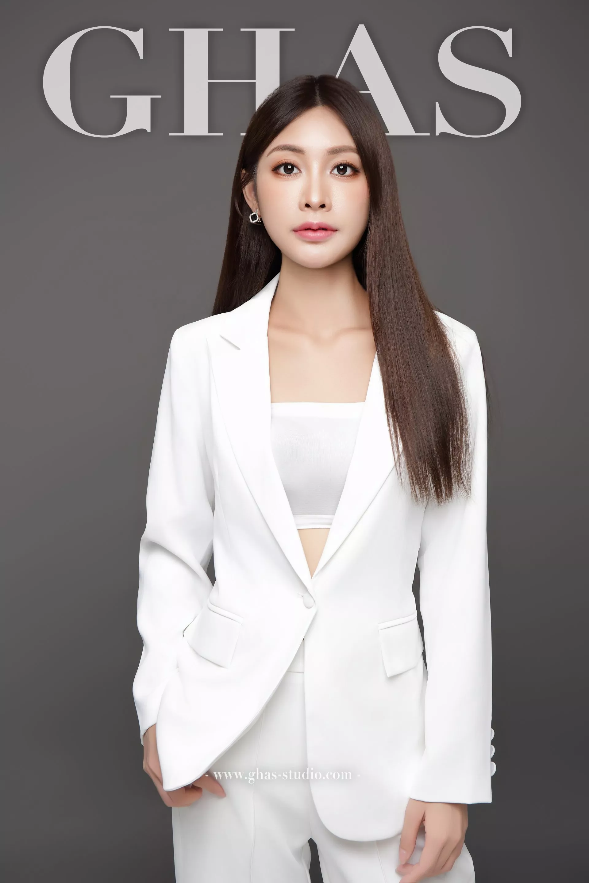 桃園中壢專業形象照推薦-GHAS葛黑斯幸福攝影-GHAS葛黑斯幸福攝影-中壢美肌韓式證件照/面試履歷照/桃園專業形象照