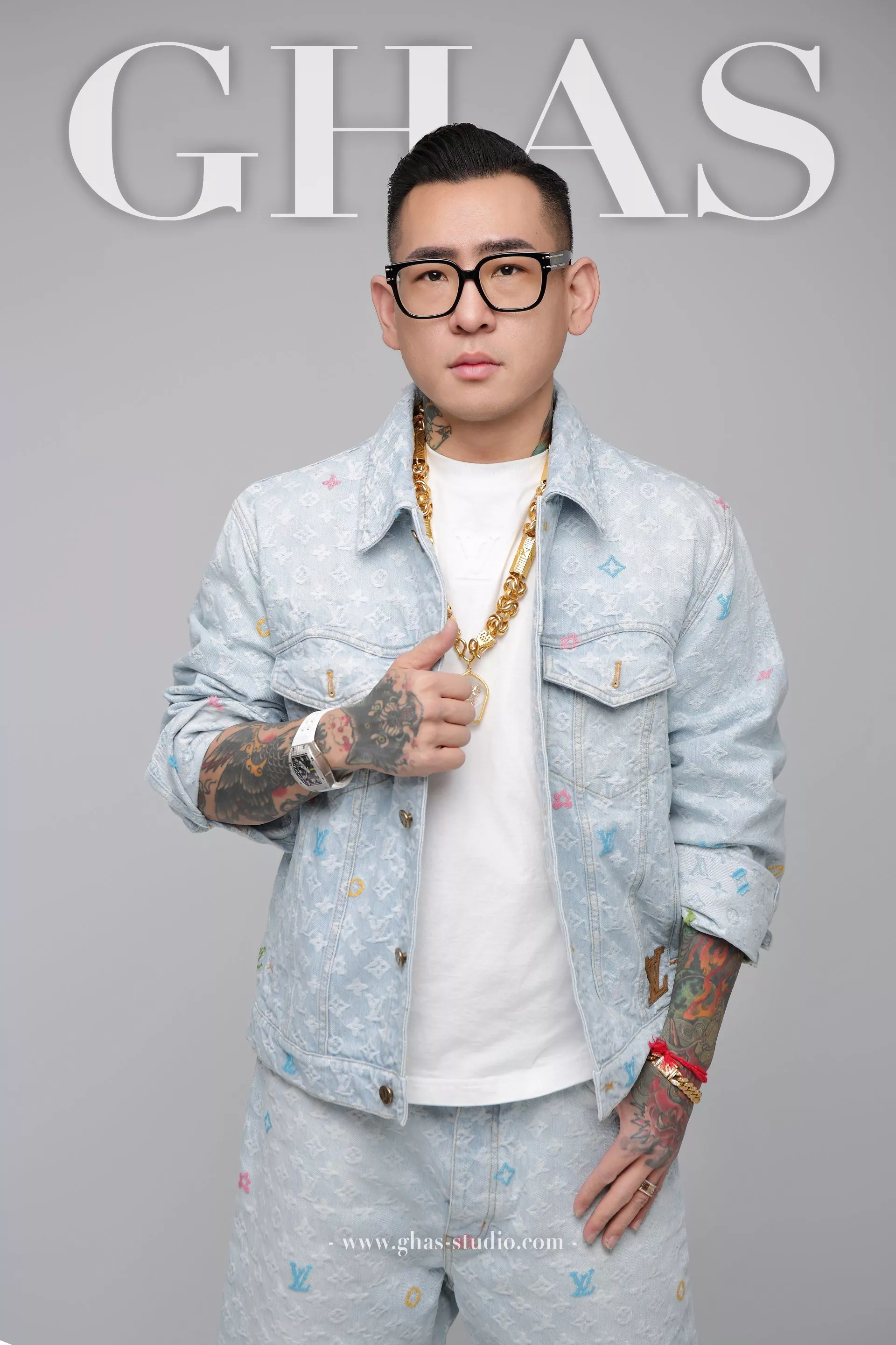 桃園中壢專業形象照推薦-GHAS葛黑斯幸福攝影-GHAS葛黑斯幸福攝影-中壢美肌韓式證件照/面試履歷照/桃園專業形象照