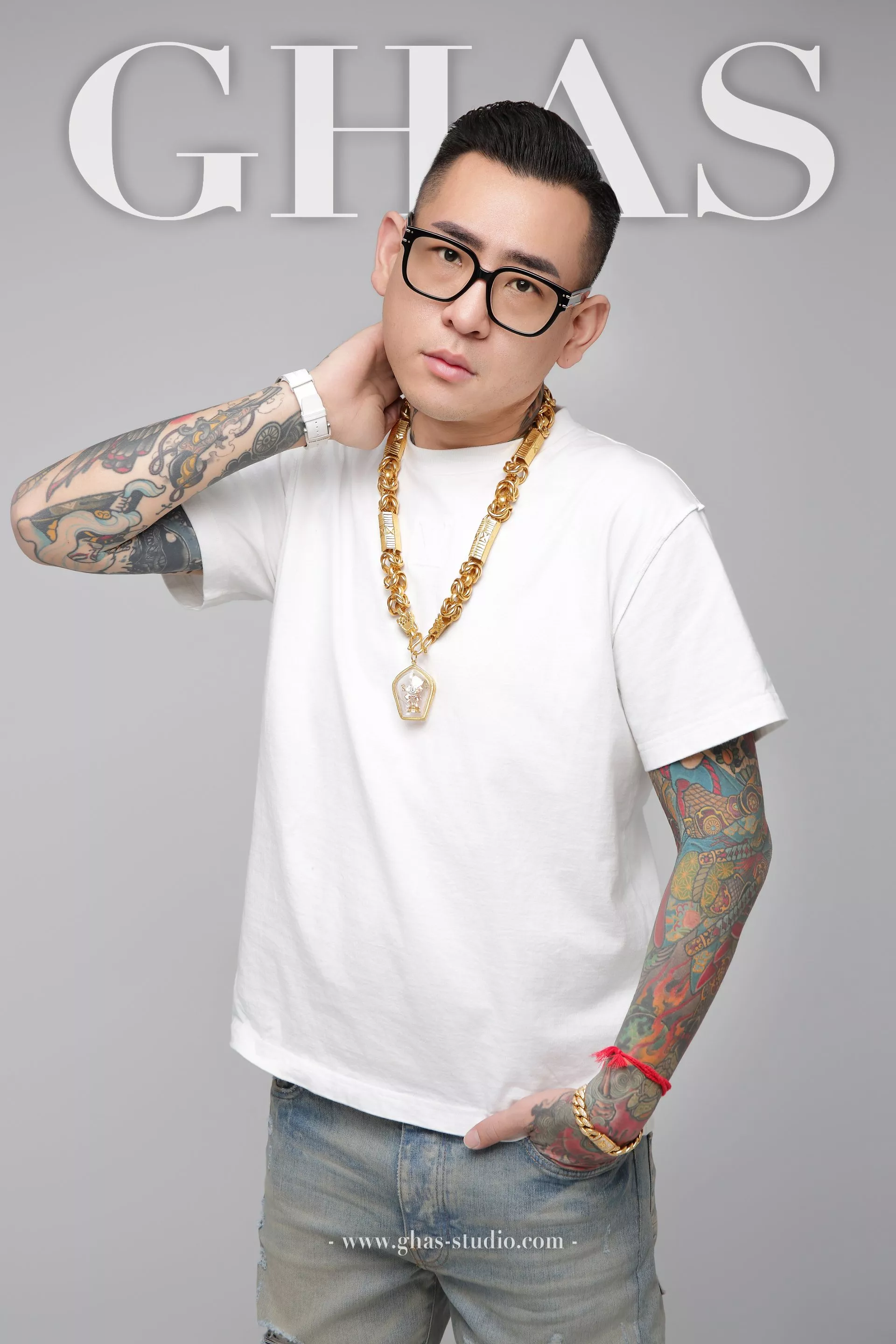 桃園中壢專業形象照推薦-GHAS葛黑斯幸福攝影-GHAS葛黑斯幸福攝影-中壢美肌韓式證件照/面試履歷照/桃園專業形象照