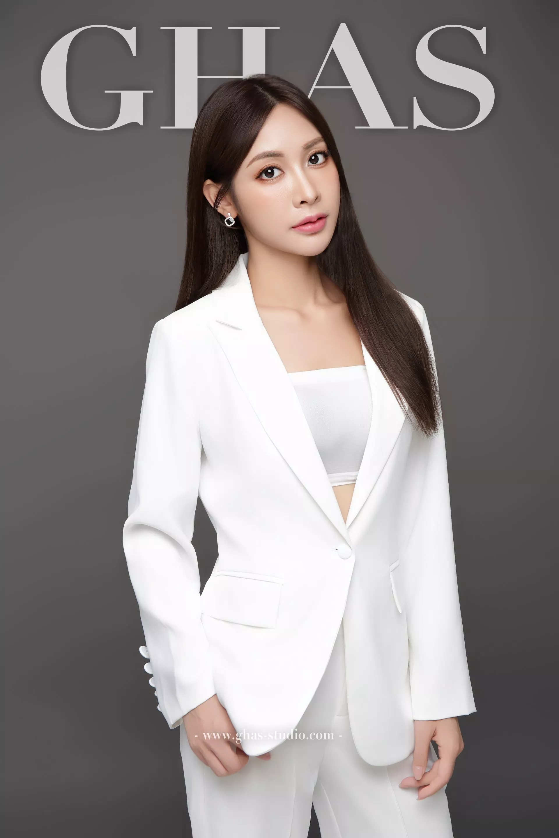 桃園中壢專業形象照推薦-GHAS葛黑斯幸福攝影-GHAS葛黑斯幸福攝影-中壢美肌韓式證件照/面試履歷照/桃園專業形象照