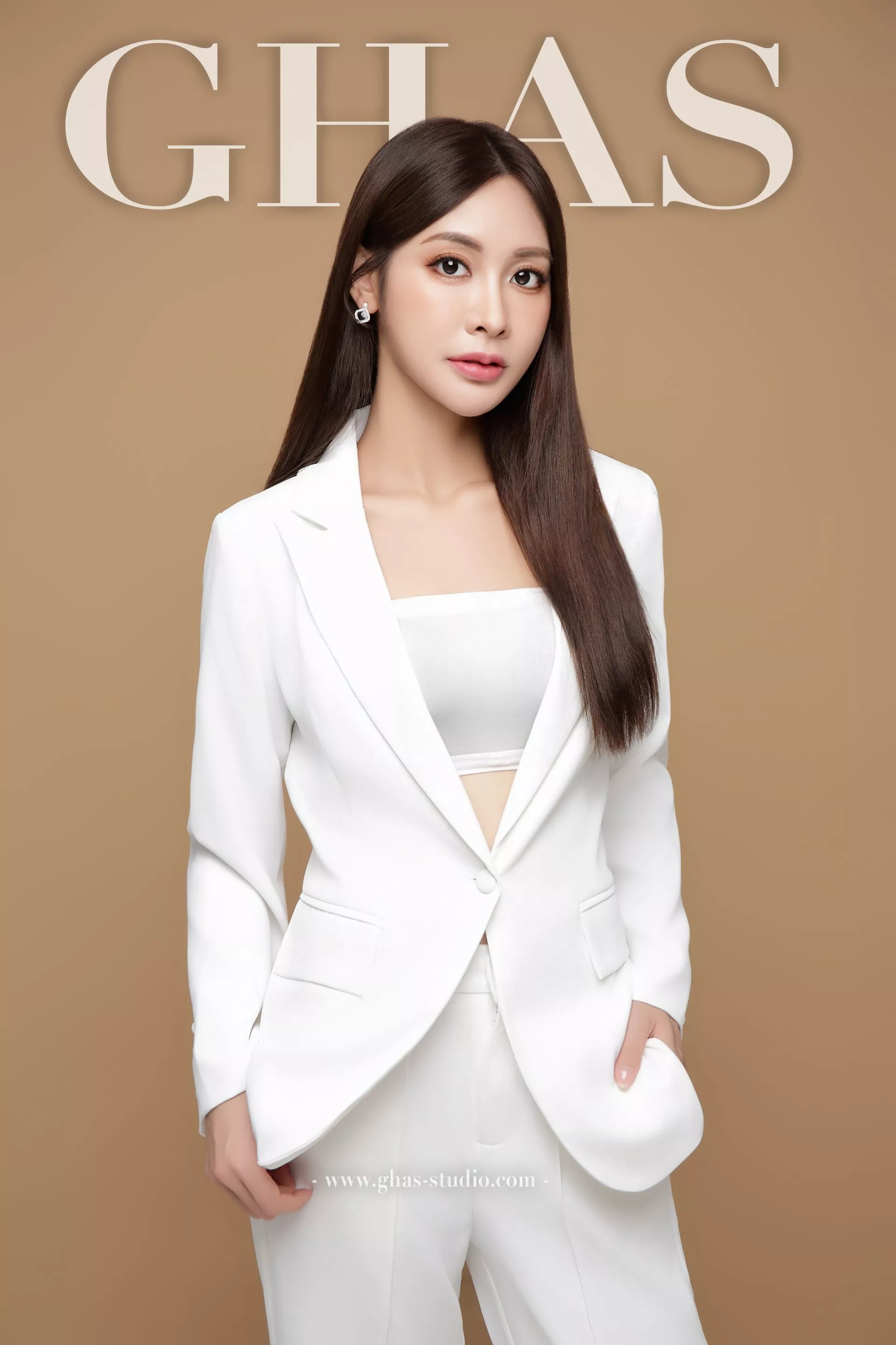桃園中壢專業形象照推薦-GHAS葛黑斯幸福攝影-GHAS葛黑斯幸福攝影-中壢美肌韓式證件照/面試履歷照/桃園專業形象照