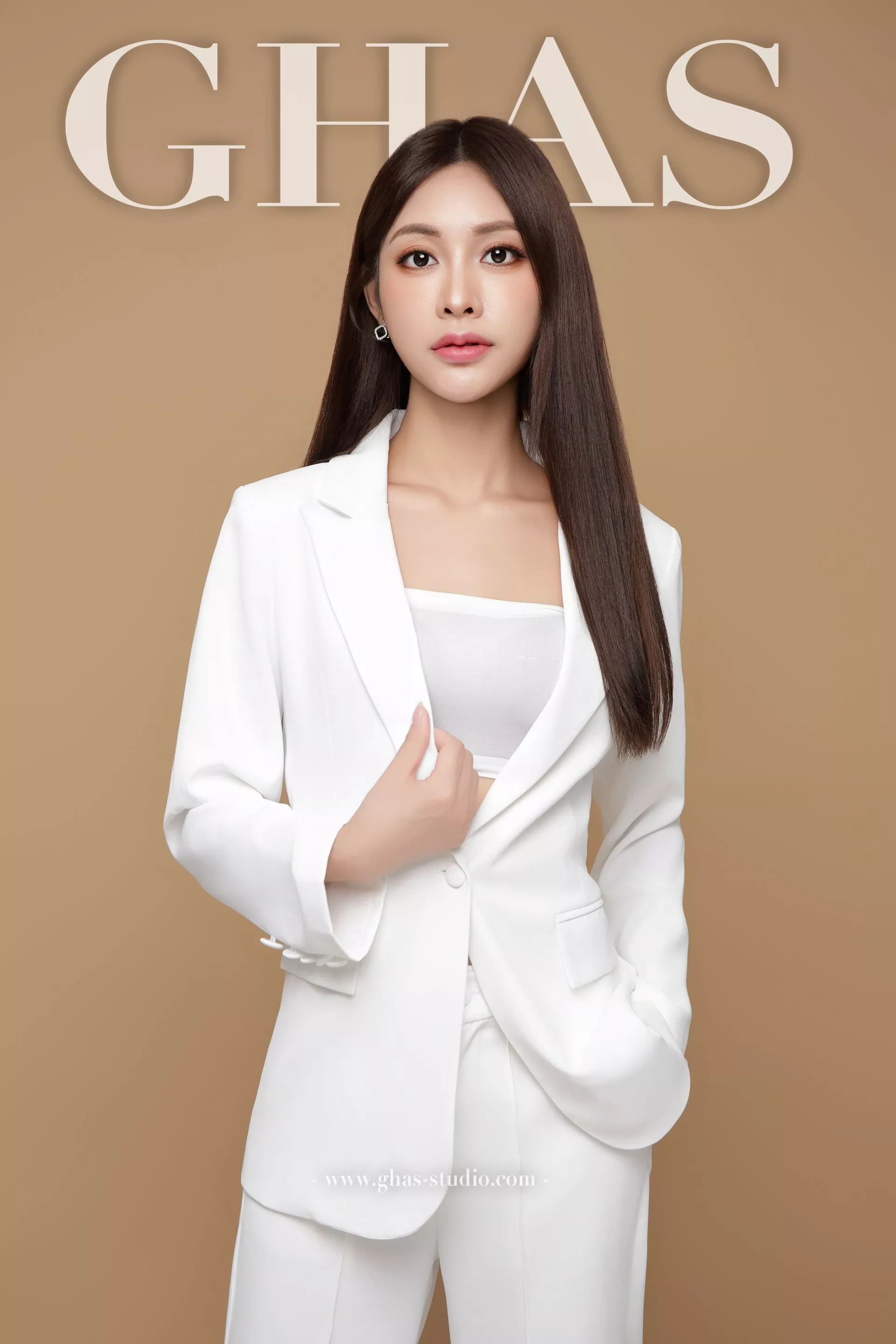 桃園中壢專業形象照推薦-GHAS葛黑斯幸福攝影-GHAS葛黑斯幸福攝影-中壢美肌韓式證件照/面試履歷照/桃園專業形象照