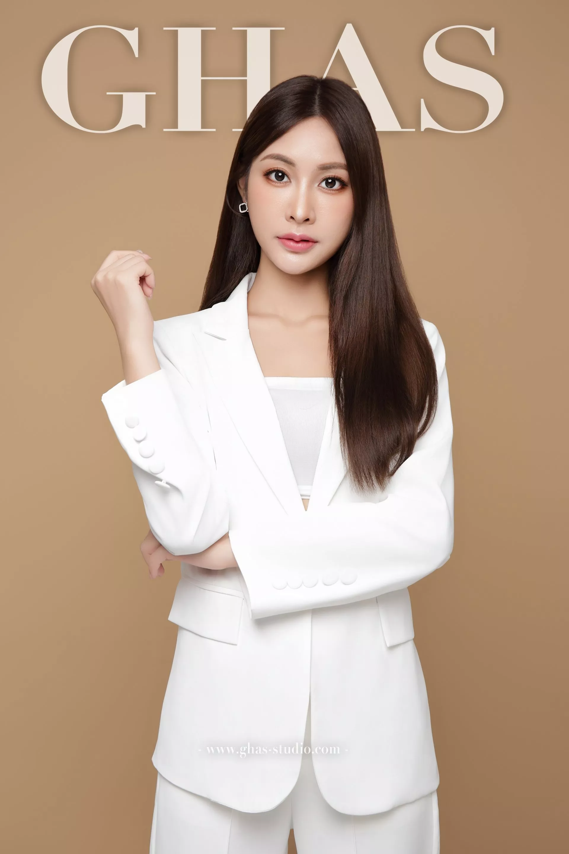桃園中壢專業形象照推薦-GHAS葛黑斯幸福攝影-GHAS葛黑斯幸福攝影-中壢美肌韓式證件照/面試履歷照/桃園專業形象照