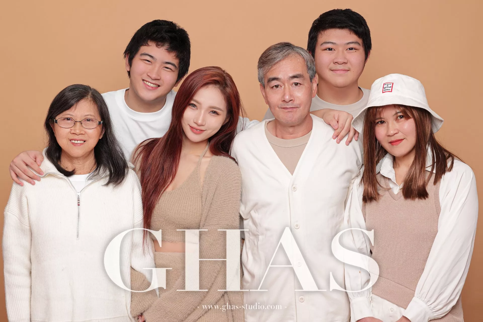 團體照-GHAS葛黑斯幸福攝影-桃園中壢美肌韓式證件照/面試履歷照/桃園專業形象照